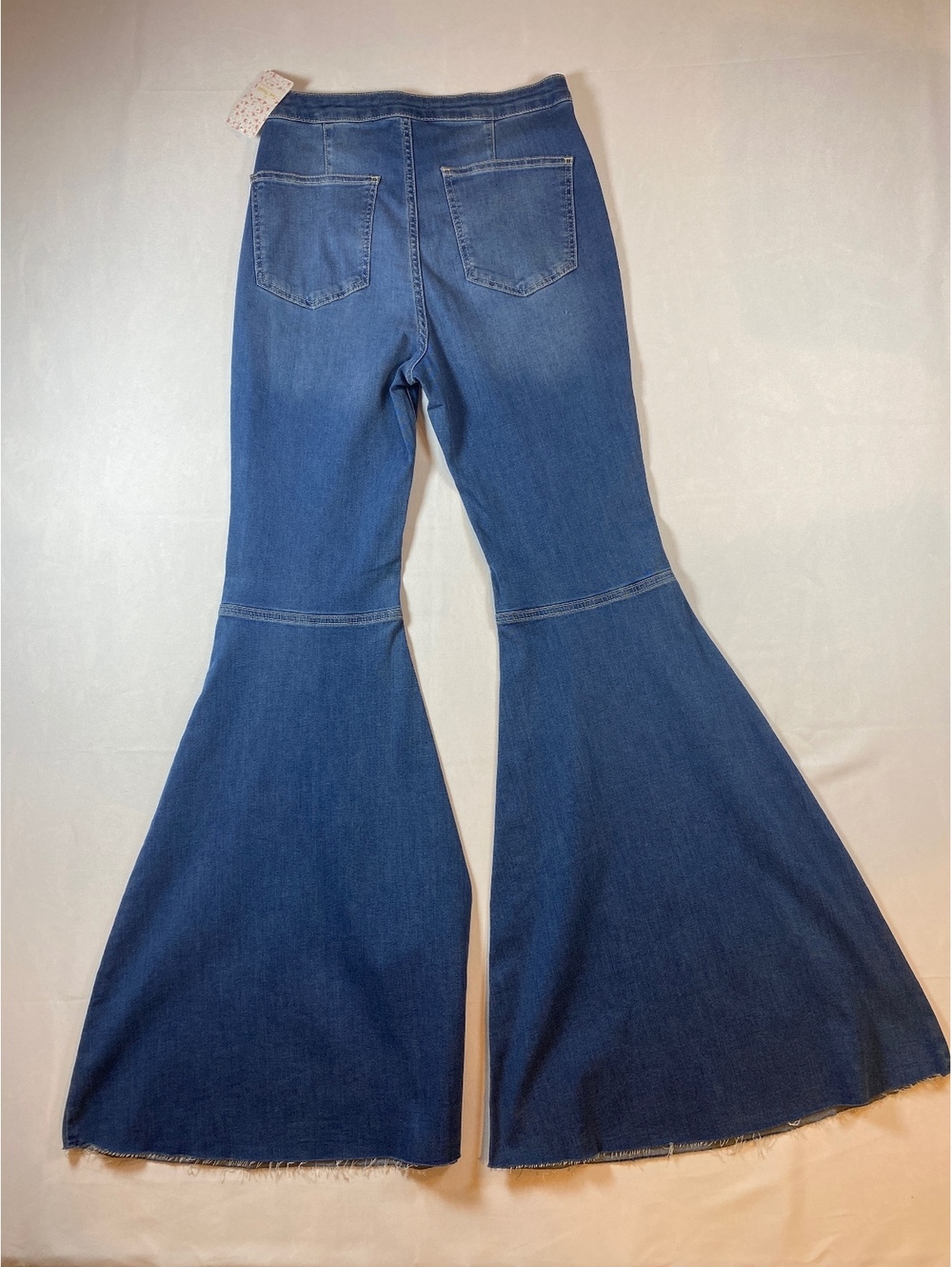 Free People We The Free Bell Bottom Jeans Size 31 - Picture 3 of 8
